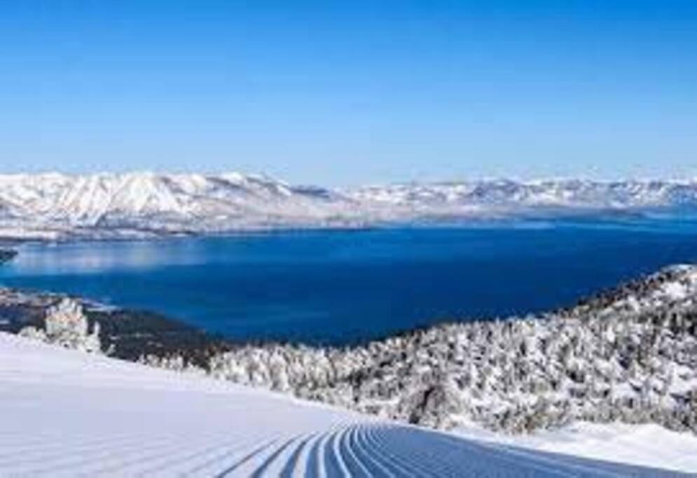 In/out - Zalanta - Great Location- 2 Hot Tubs - Heated Pool South Lake Tahoe