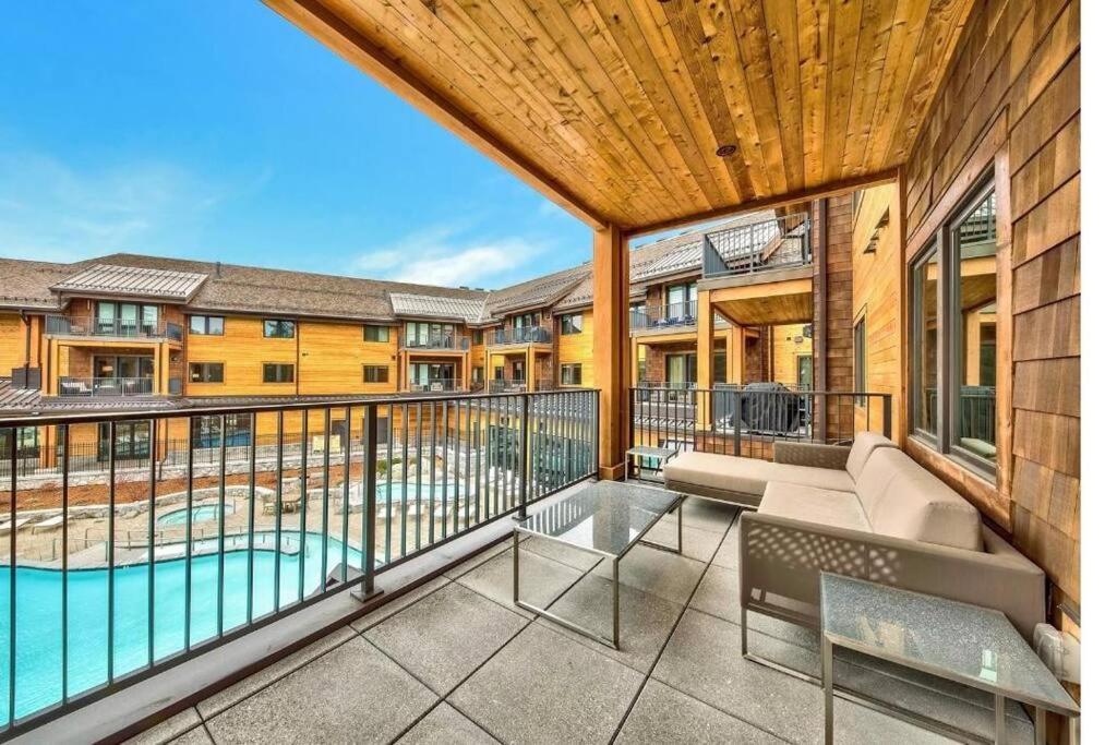 In/out - Zalanta - Great Location- 2 Hot Tubs - Heated Pool * South Lake Tahoe