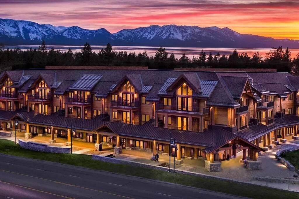 In/out - Zalanta - Great Location- 2 Hot Tubs - Heated Pool * South Lake Tahoe